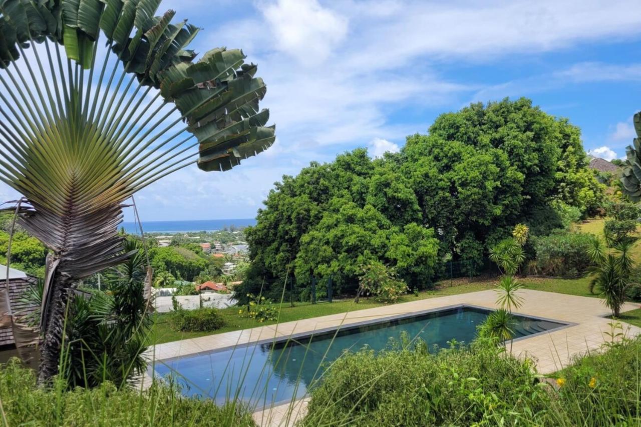 Naia Lodge Arue  Esterno foto